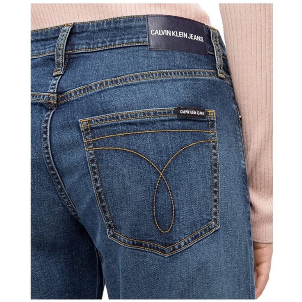 Calvin Klein Straight Women 28 x 30 Jeans NWT - Picture 2 of 12